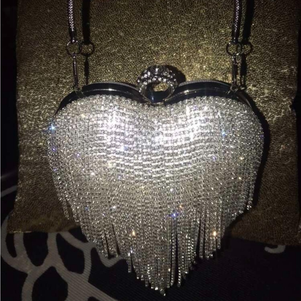 LUXURY RHINESTONE HEART SHAPED FRINGE CLUTCH/EVENING BAG